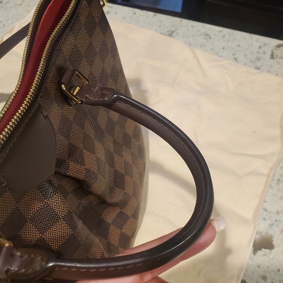 LOUIS VUITTON BAG - Picture 8 of 11